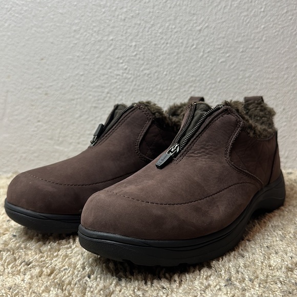 L.L. Bean Women's US Size 9.5 Waterproof Mocs Slip On Leather Rain Leather - Picture 8 of 13